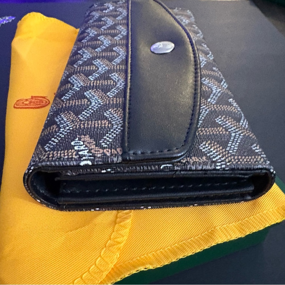 Fashion Trifold Long Wallet Black Brown Snap Closure Silver Hardware - Picture 5 of 15